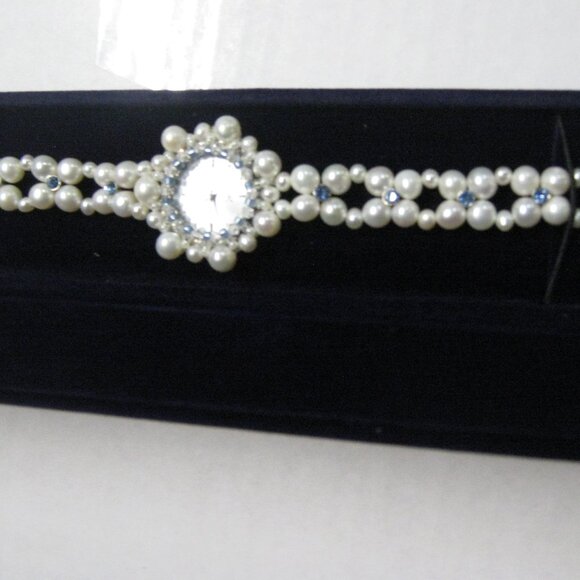 NWOT Vintage Faux Pearl and Beads with Blue Accents Ladies Dress Watch with Case - Picture 3 of 7